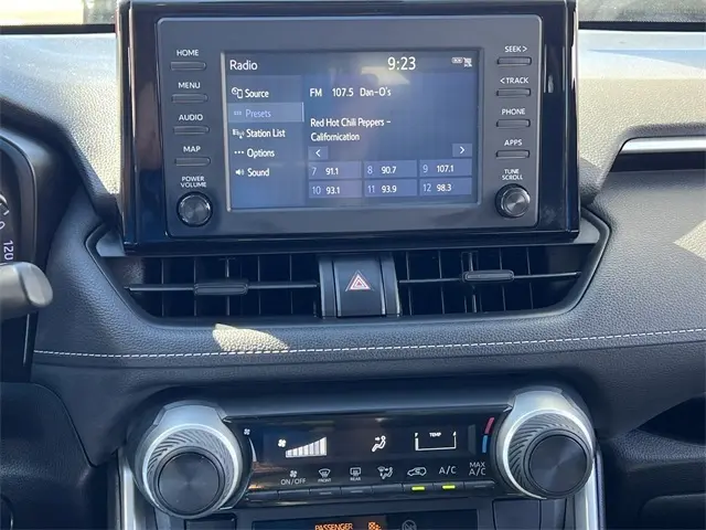 2019 Toyota RAV4 LE photo 16
