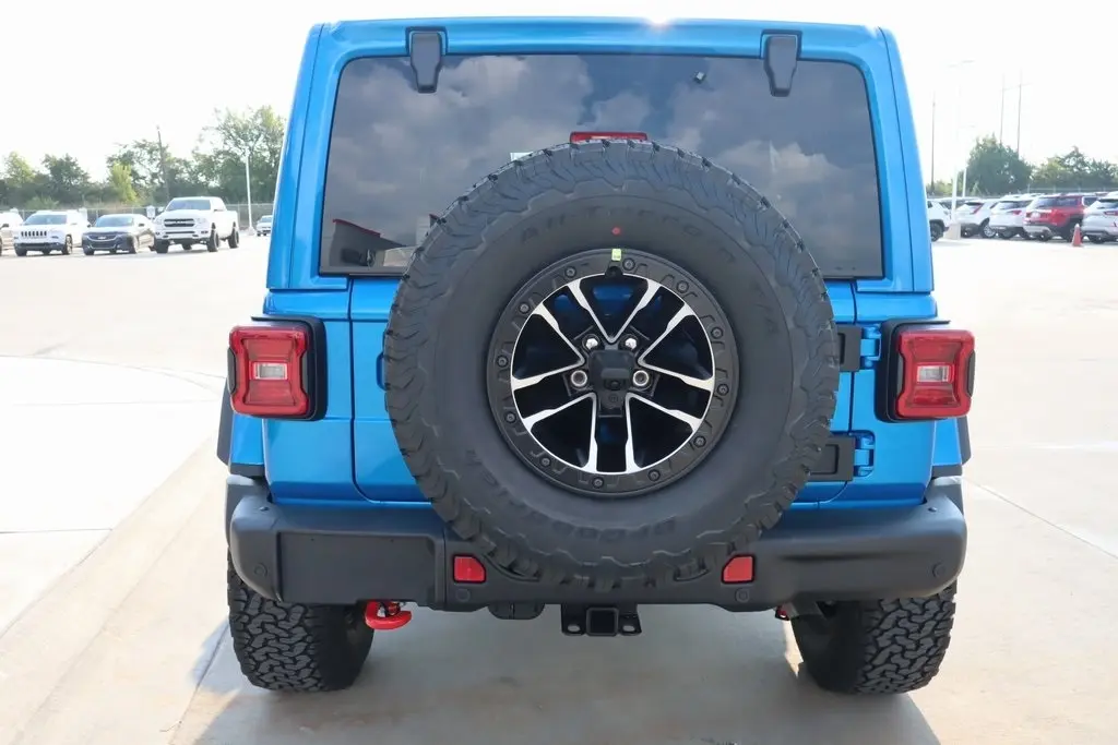 2025 Jeep Wrangler Rubicon X photo 21