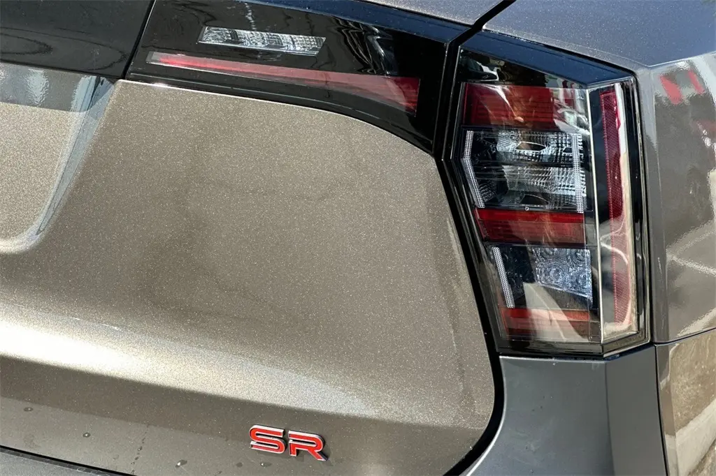 2026 Nissan Kicks SR photo 24