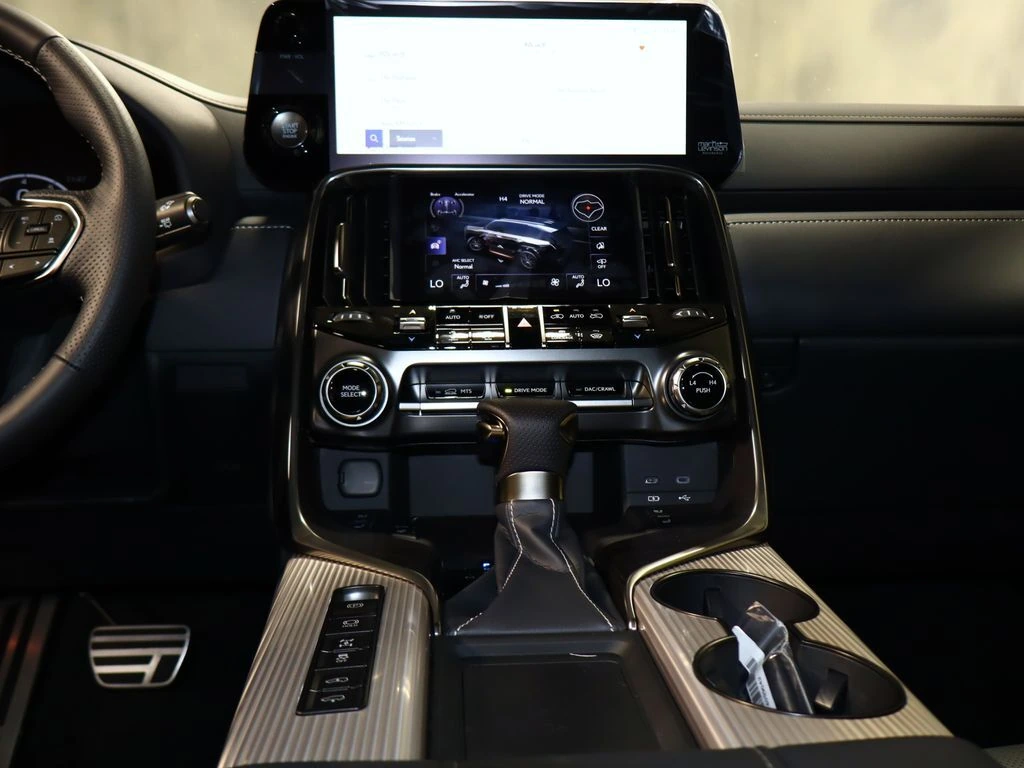 2026 Lexus LX 600 F-Sport - Photo 23