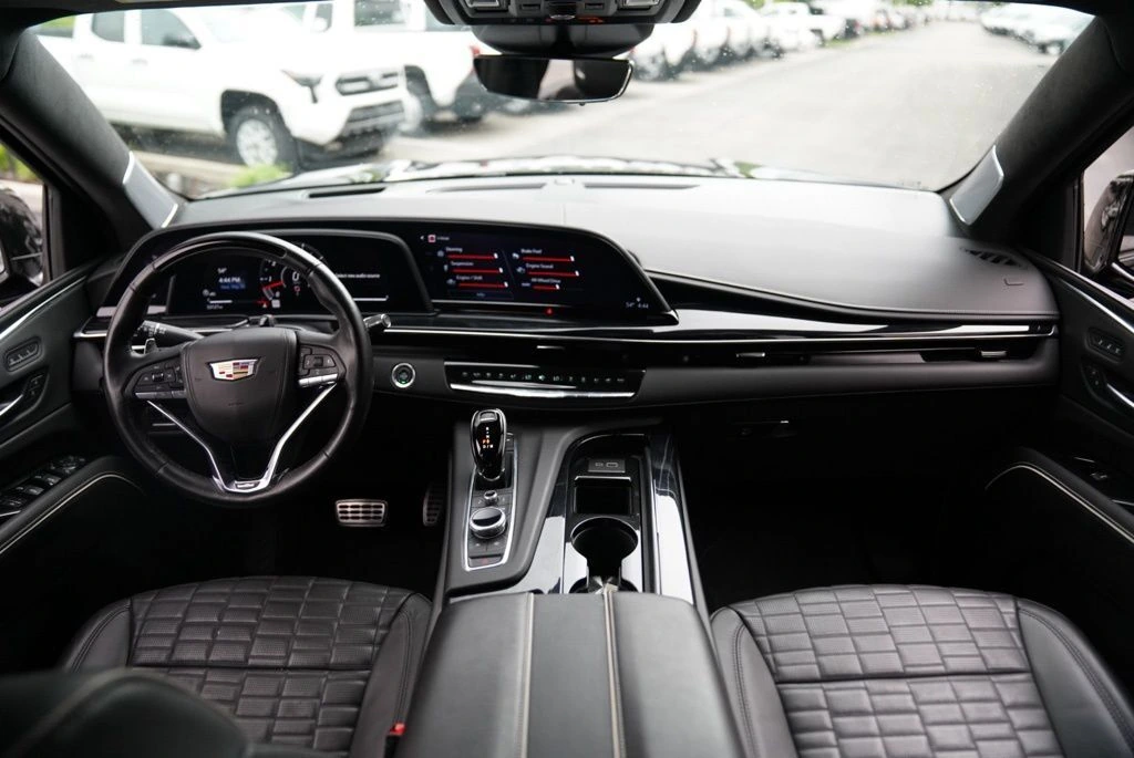 2023 Cadillac Escalade V-Series - Photo 39