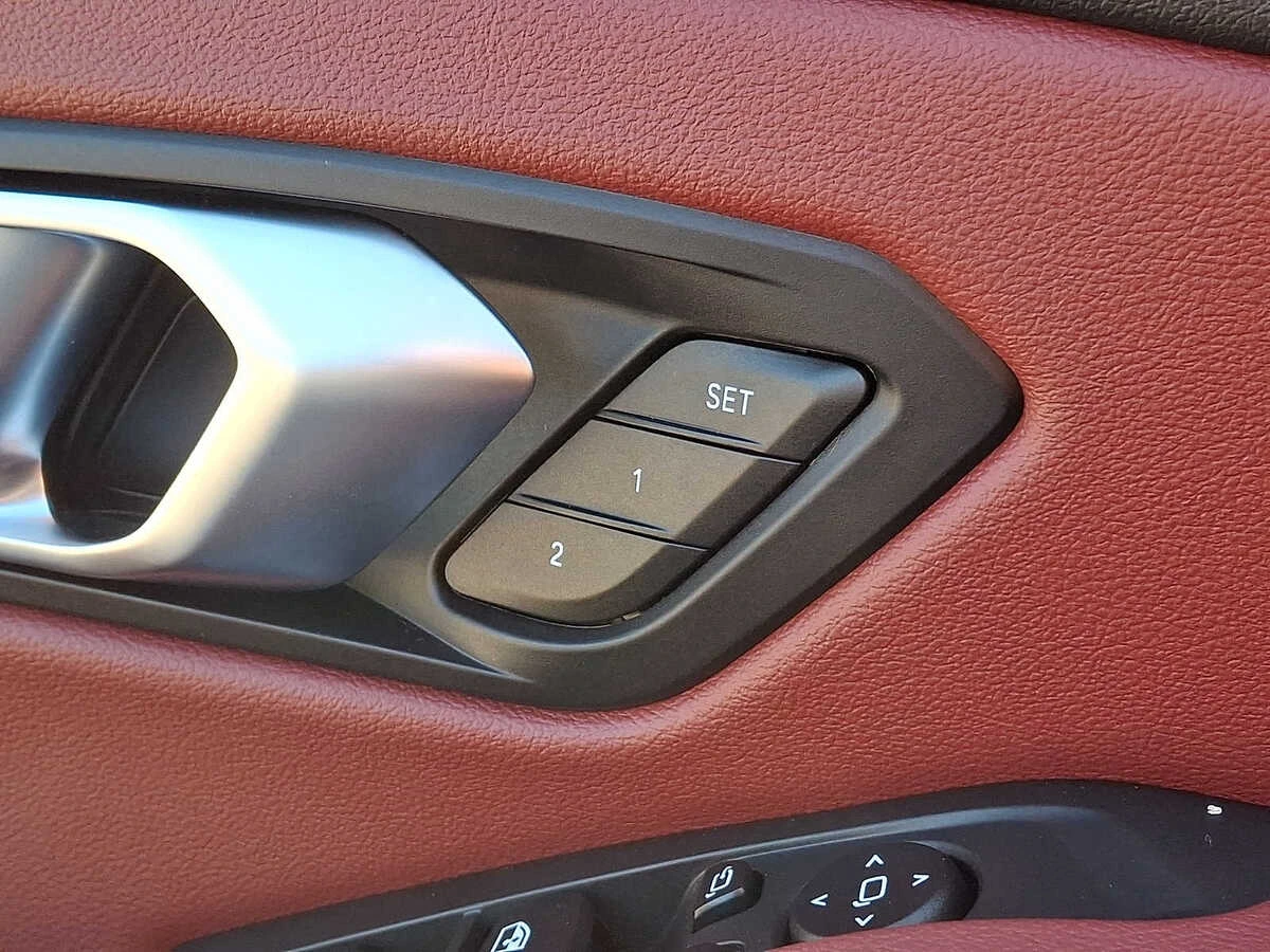 2023 BMW 3 Series 330i - Photo 24