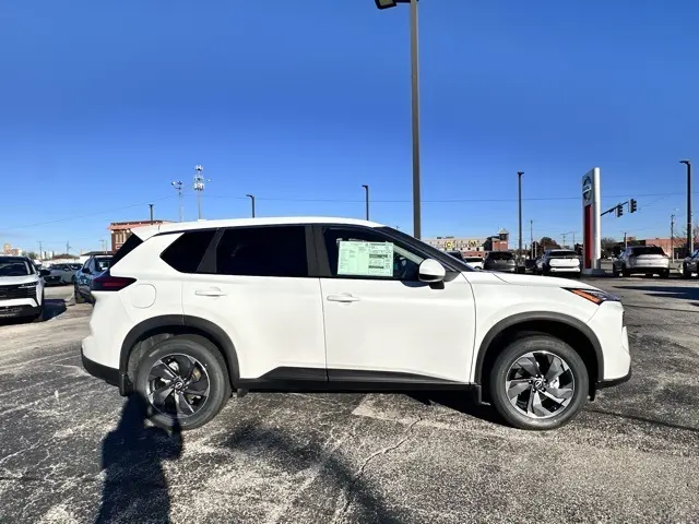 2026 Nissan Rogue SV photo 4