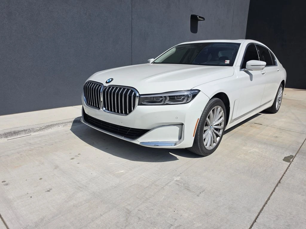 2022 BMW 7 Series 740i's photo