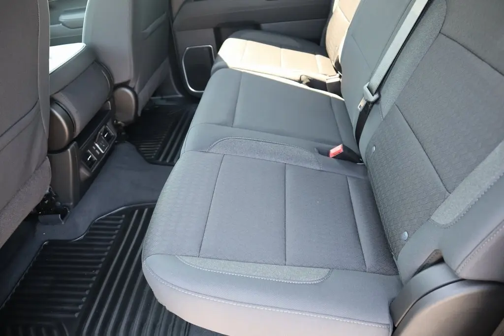 2026 Gmc Sierra 1500 SLE photo 3