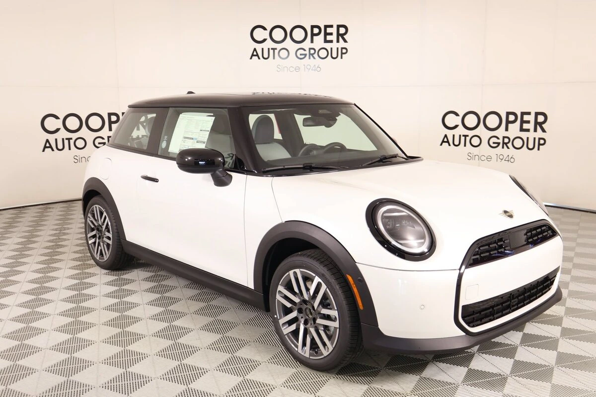2026 MINI Hardtop Cooper Oxford Edition's photo