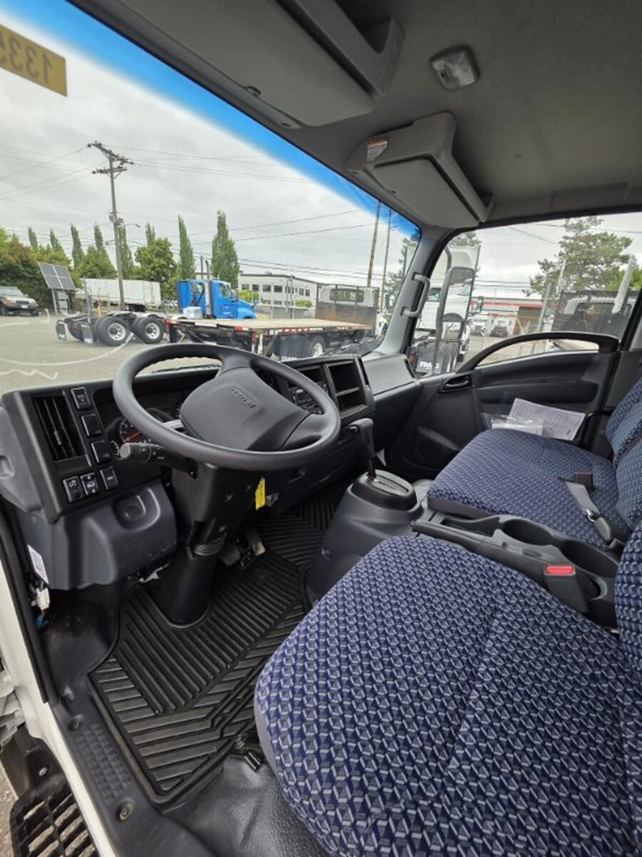 2026 Isuzu NPR — photo 7