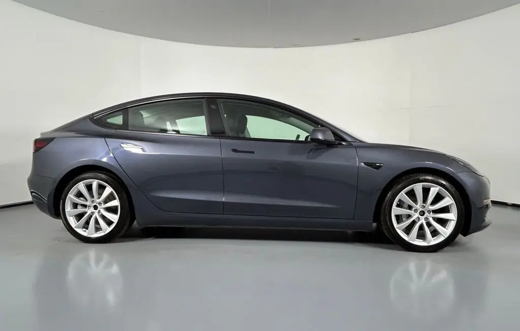 2022 Tesla Model 3 Long Range photo 8