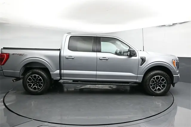 2022 Ford F-150 XLT photo 8