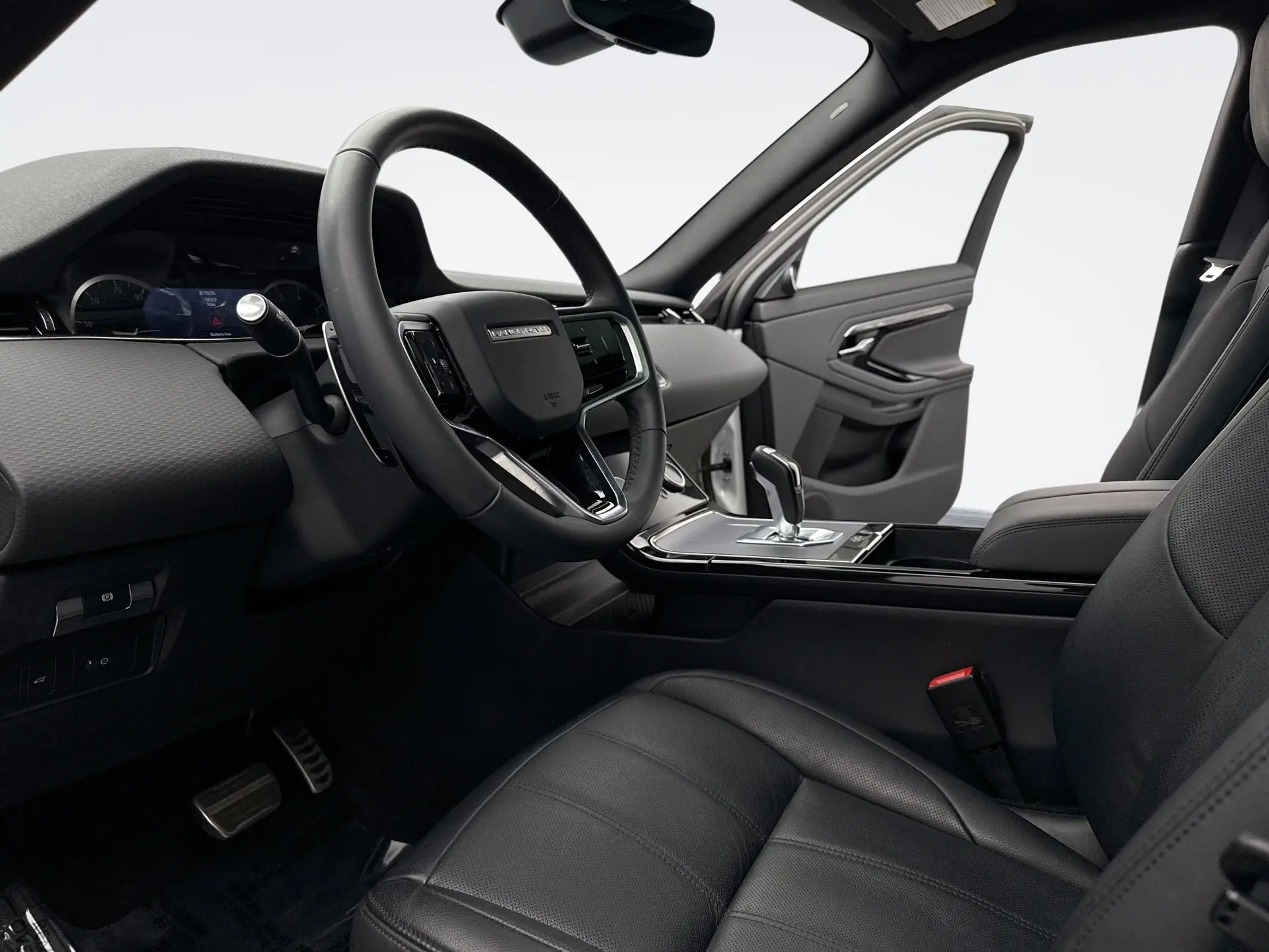 2023 Land Rover Range Rover Evoque R-Dynamic S photo 9