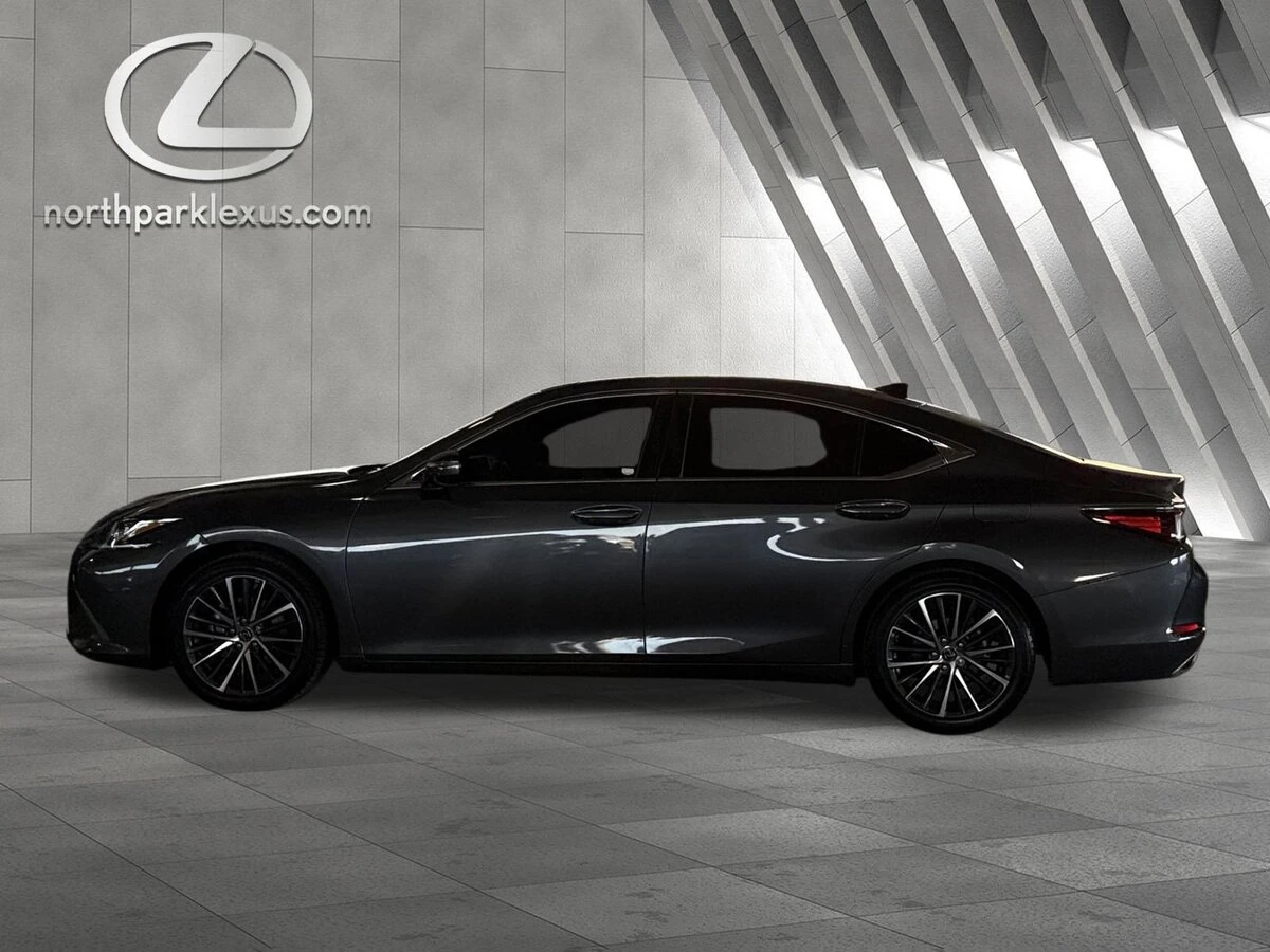 2023 Lexus ES 350's photo