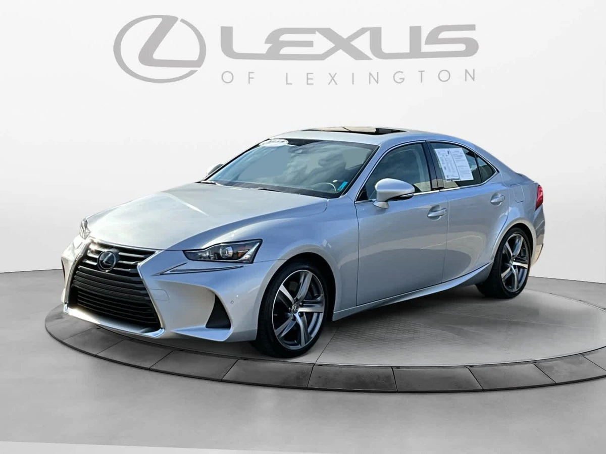 2017 Lexus IS 300's photo