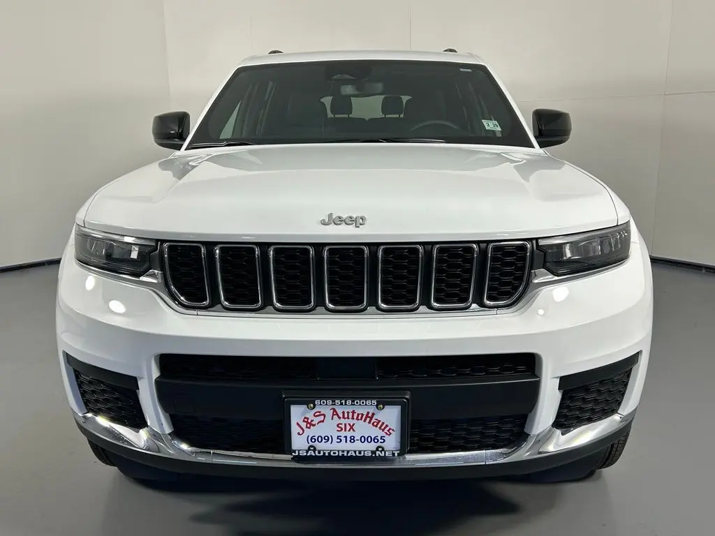 Used 2024 Jeep Grand Cherokee L Laredo with VIN 1C4RJKAG0R8514036 for sale in Ewing, NJ