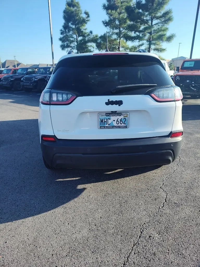 2020 Jeep Cherokee Altitude photo 25