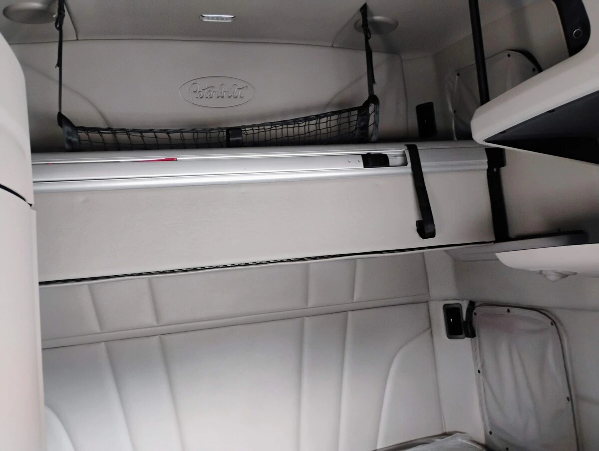 2023 Peterbilt 579 - image 19