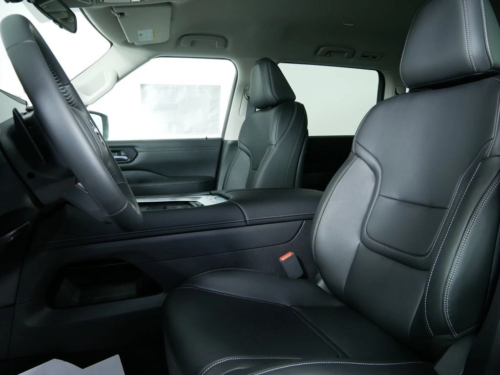 2026 Nissan Armada SV - Photo 14