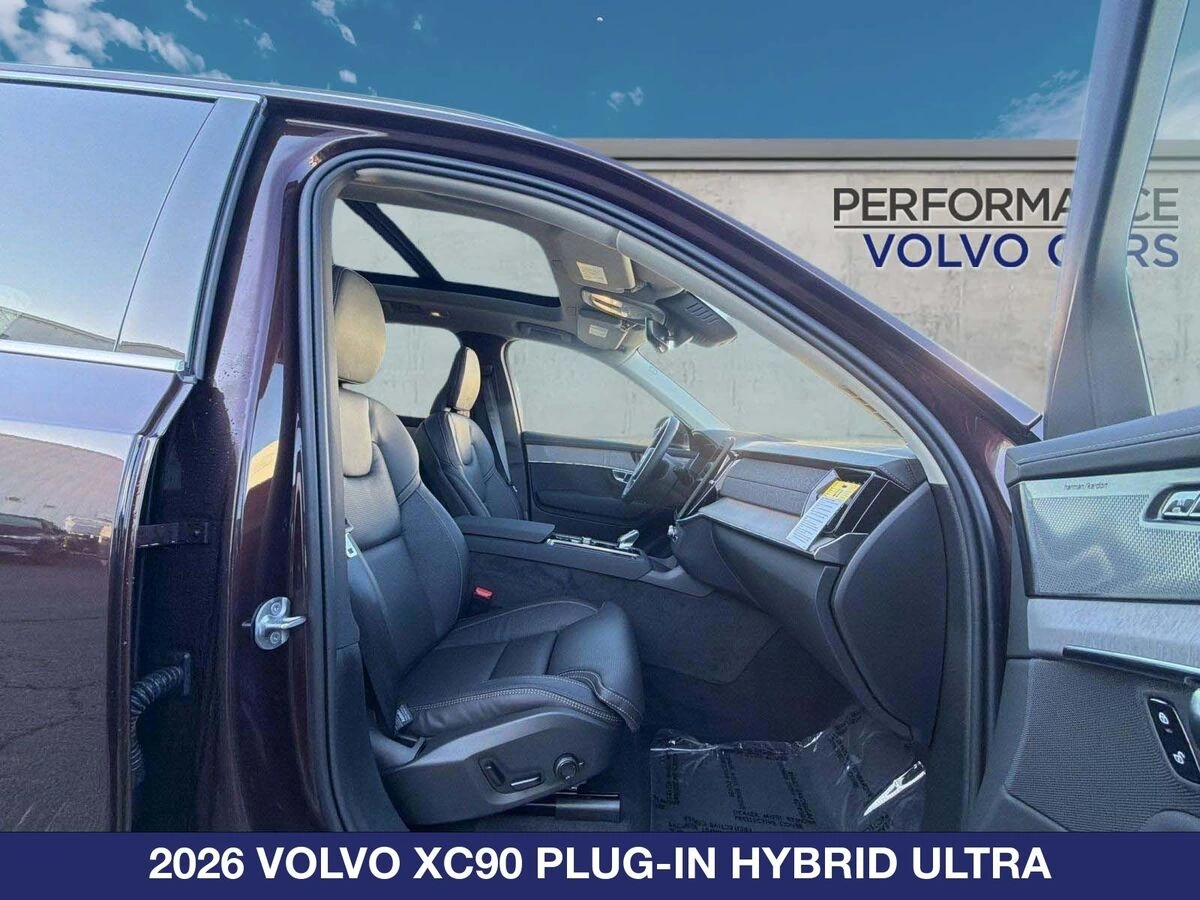 2026 Volvo - image 29