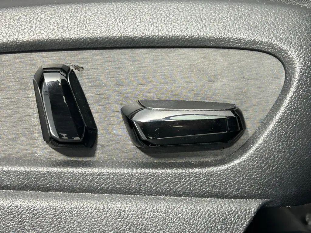 2021 Lexus UX 250h photo 11