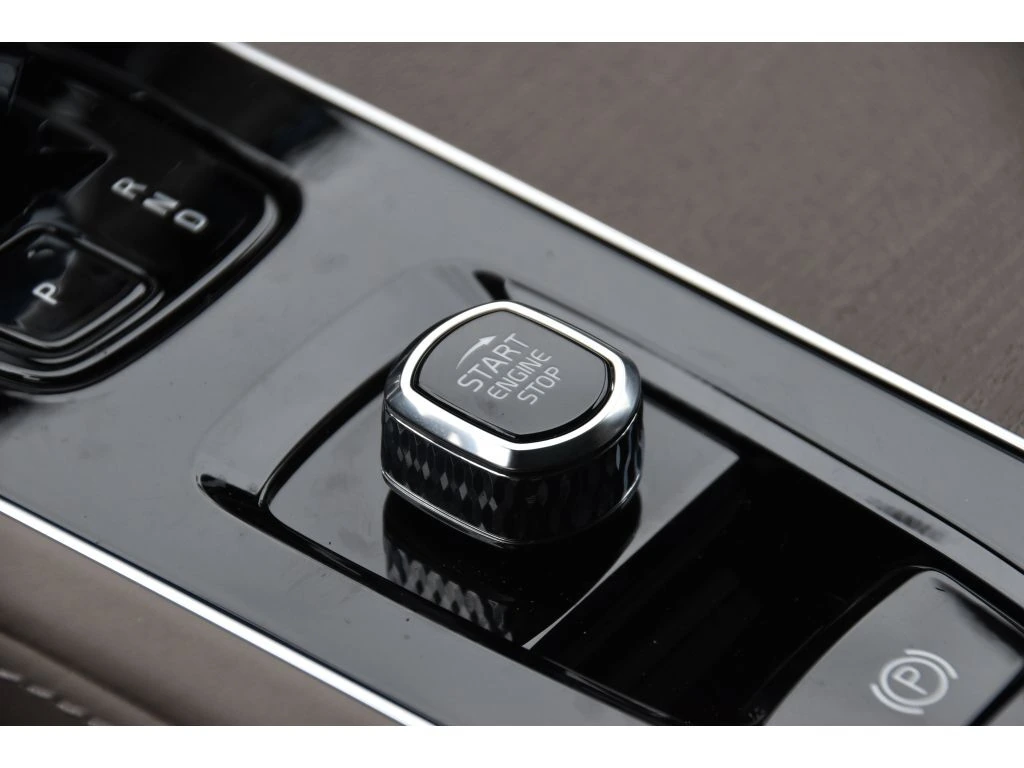 2026 Volvo - image 38