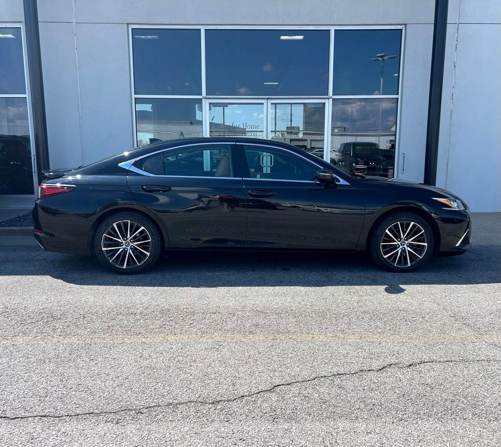 2024 Lexus ES 350 - Photo 8