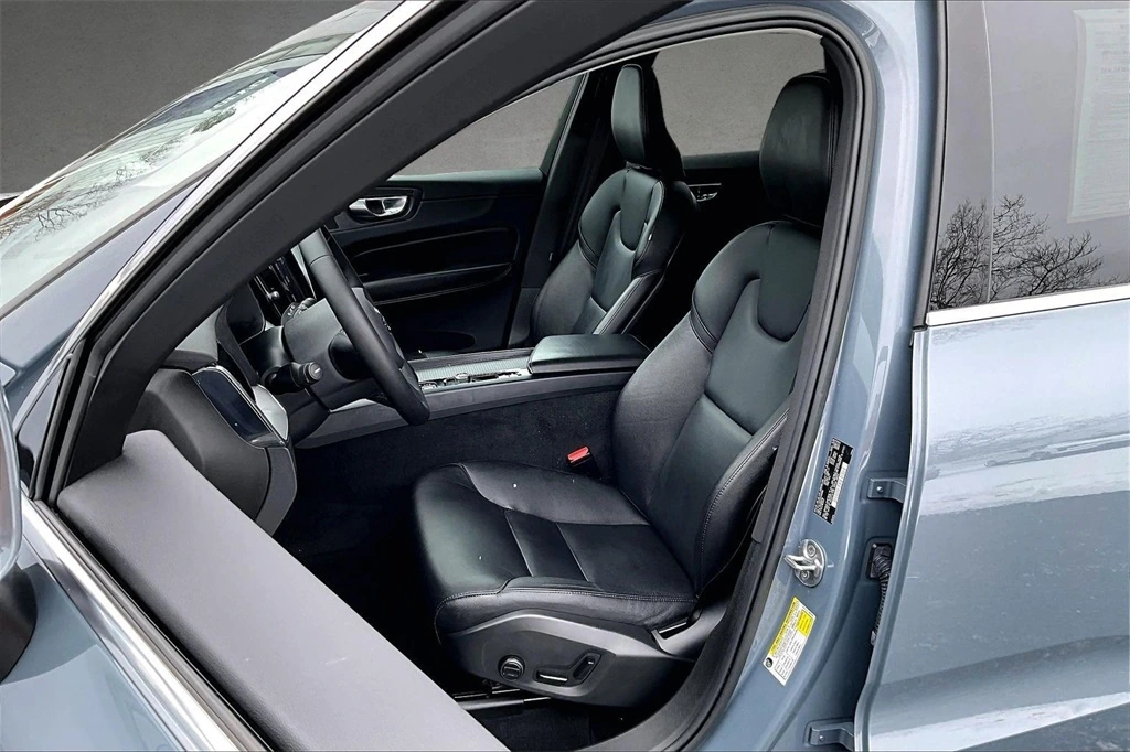 2023 Volvo - image 21