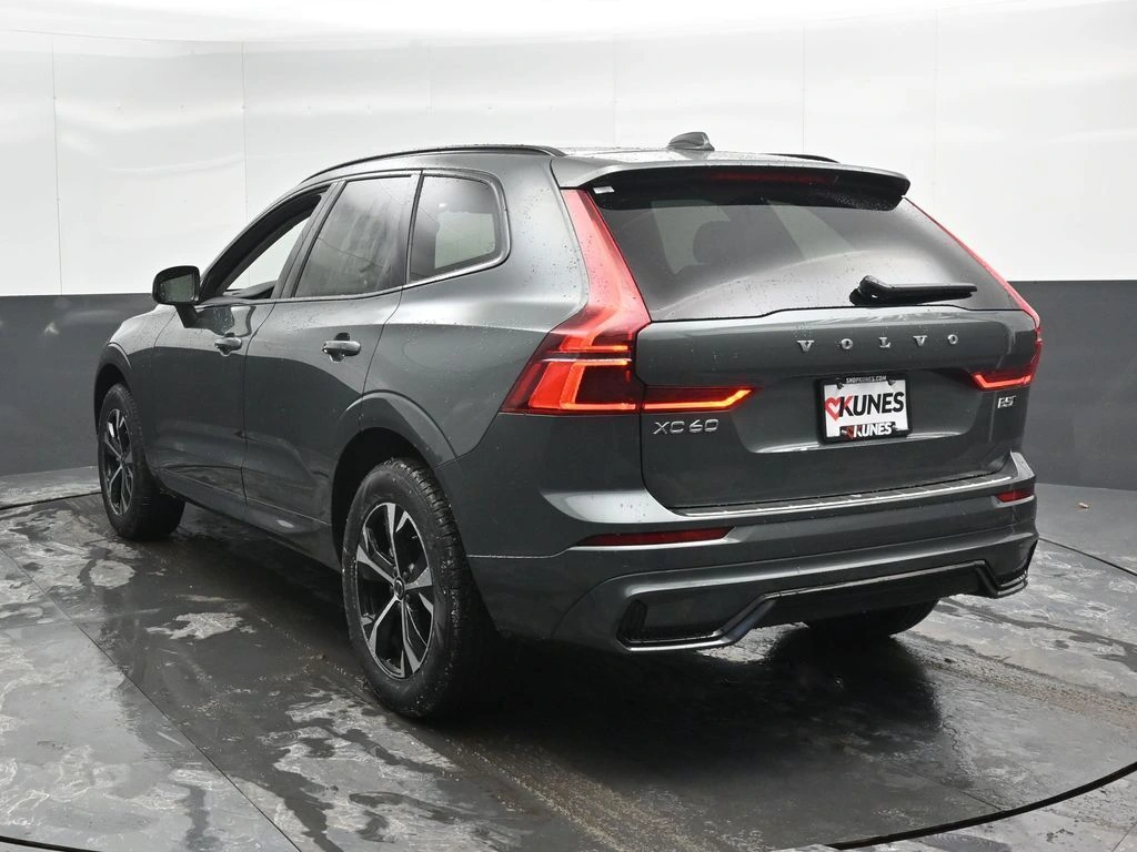 2026 Volvo - image 8