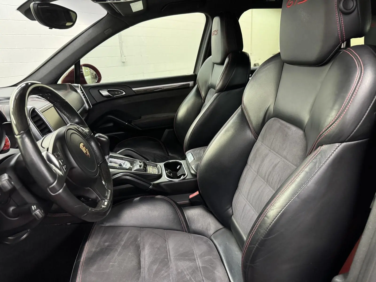 2013 Porsche Cayenne GTS photo 9