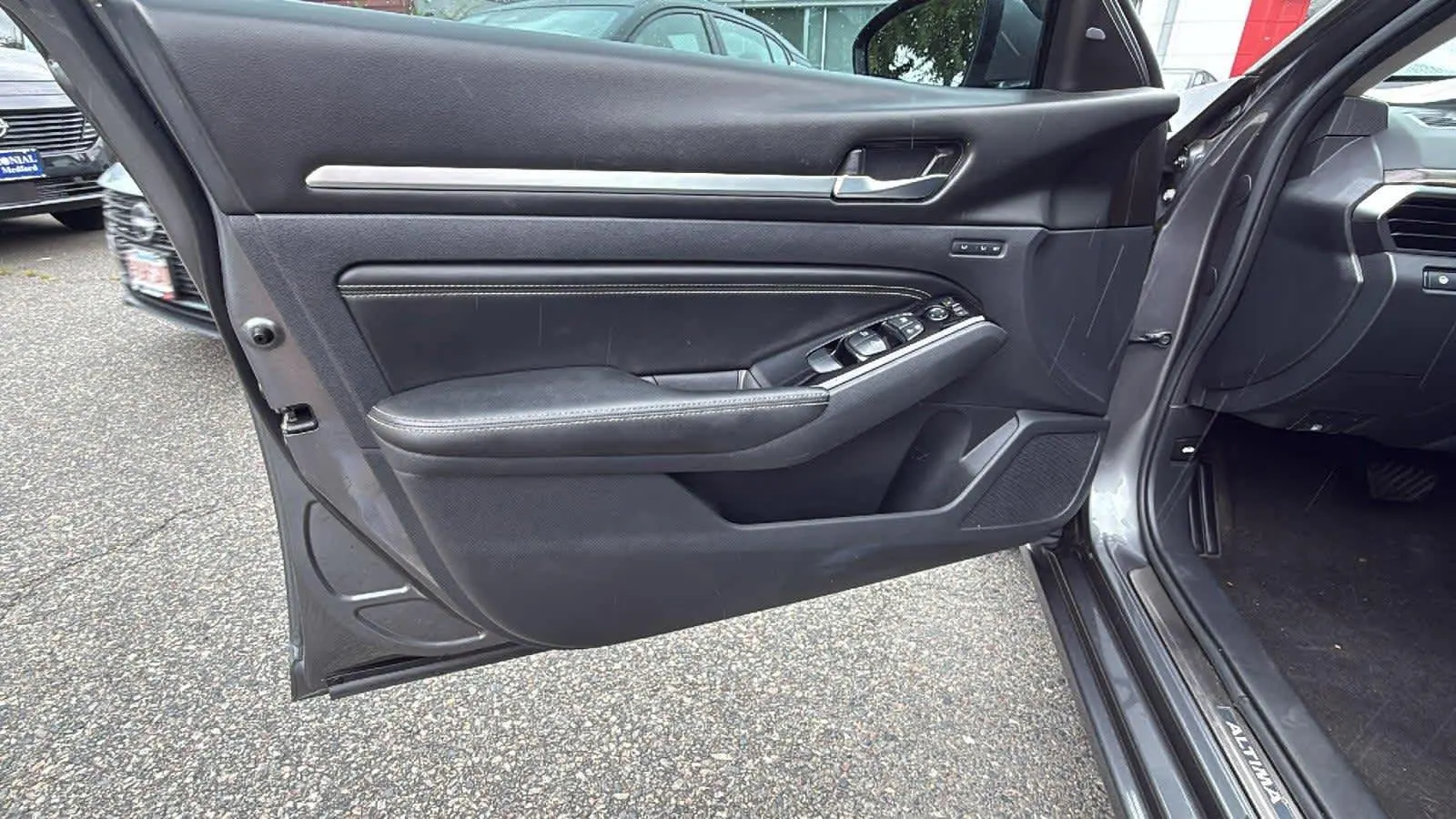 2022 Nissan Altima 2.5 Platinum photo 8