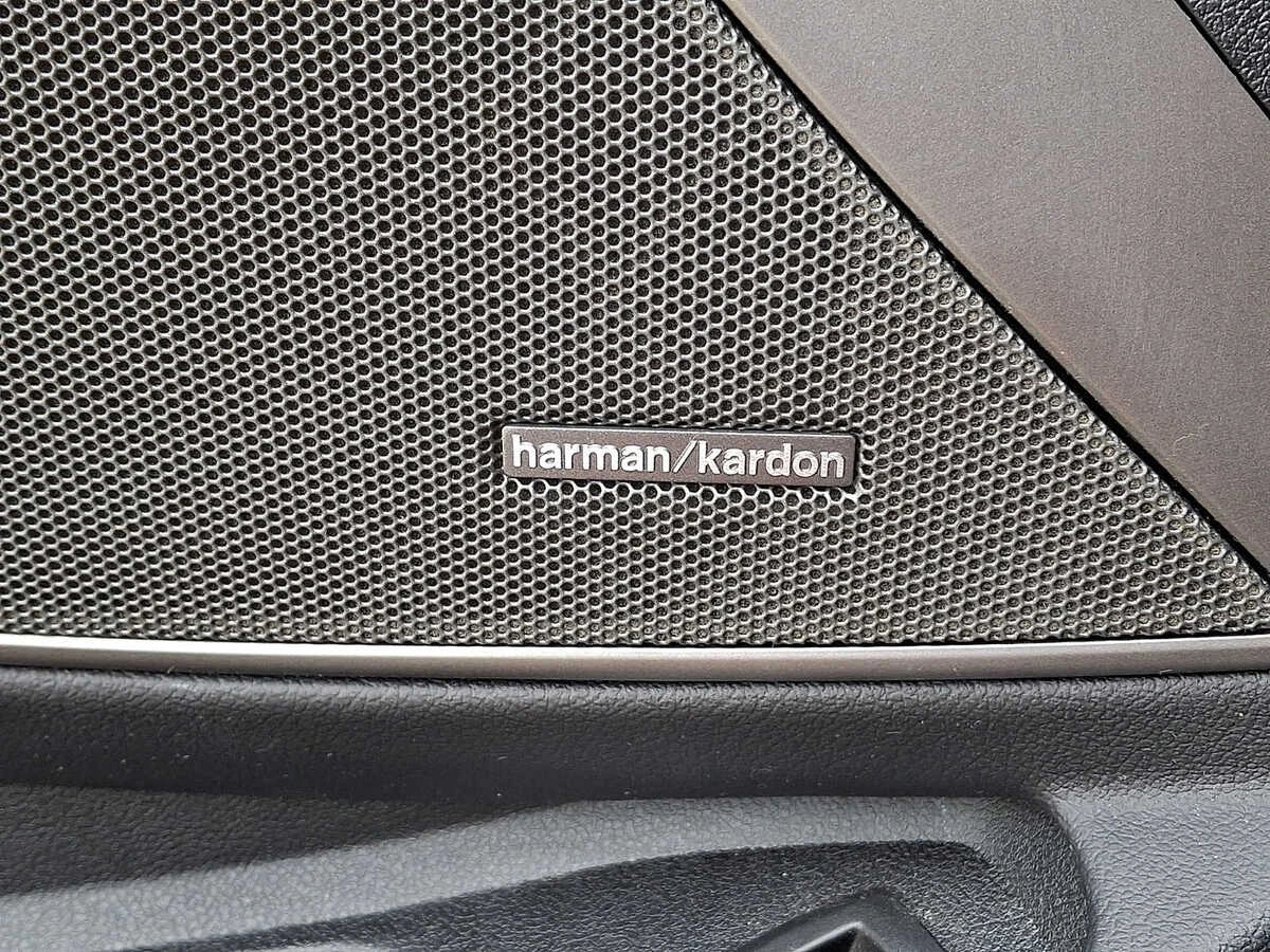 2023 BMW 3 Series M340i - Photo 24