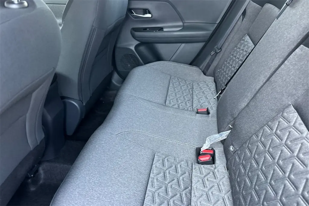 2026 Nissan Kicks SV photo 8