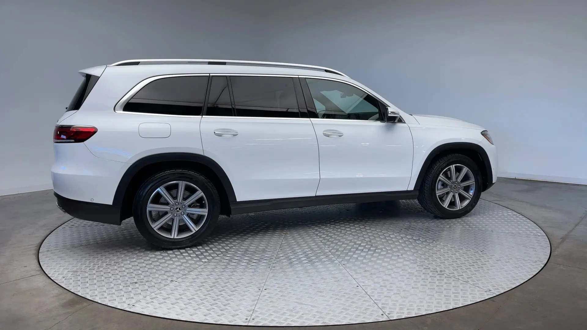2023 Mercedes Benz GLS 450 4MATIC photo 8