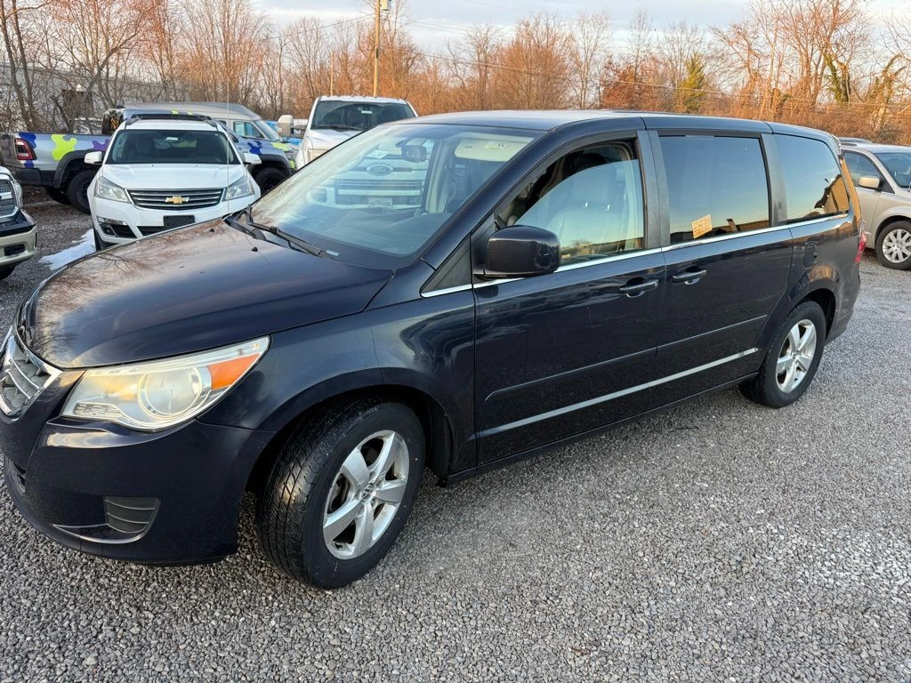 2010 Volkswagen Routan SE