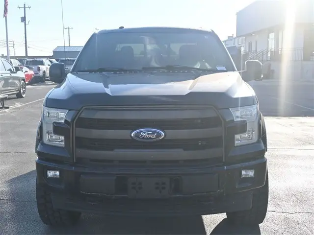 2017 Ford F-150 Lariat photo 2