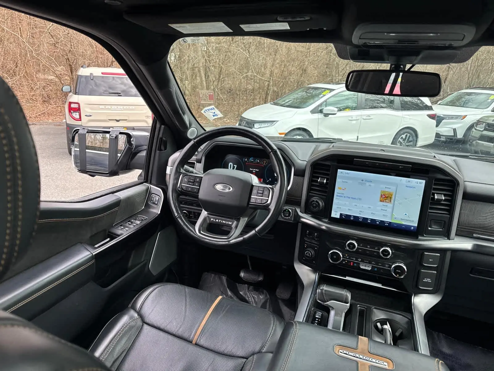 2022 Ford F-150 Platinum photo 32