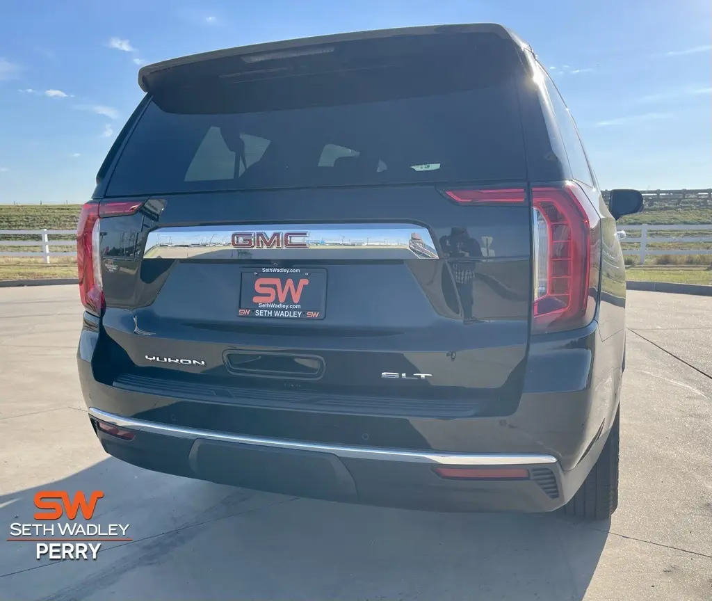 2022 Gmc Yukon XL SLT photo 3