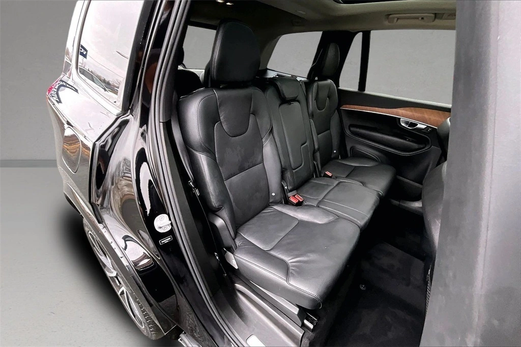 2024 Volvo - image 25