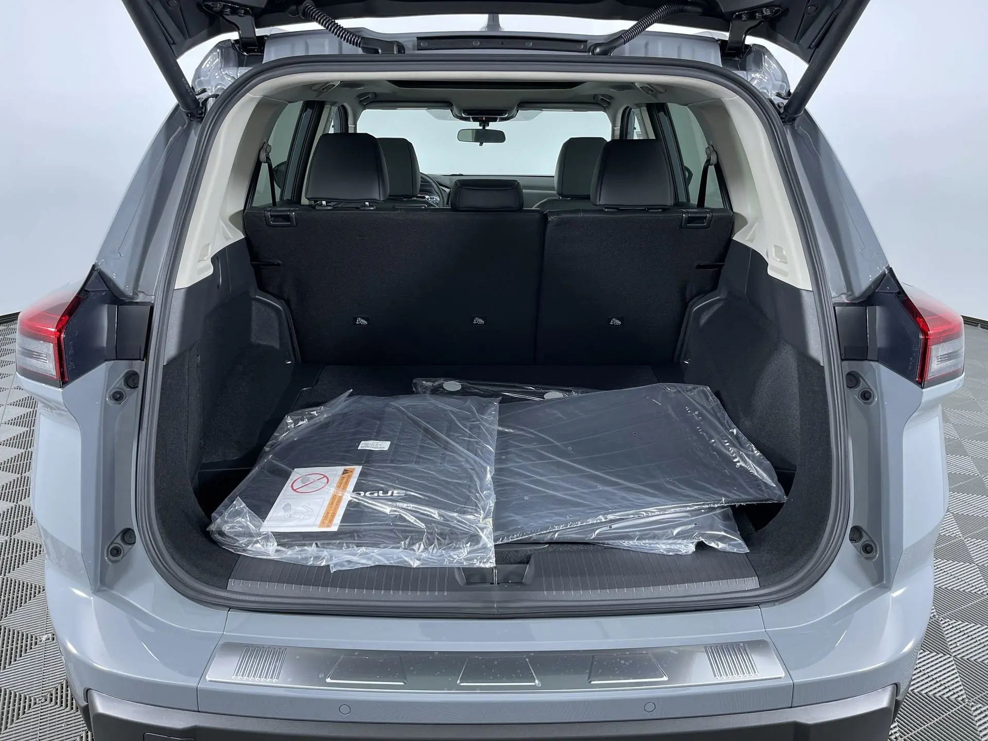 2026 Nissan Rogue SV photo 16