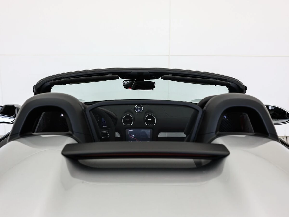 2022 Porsche 718 Spyder - Photo 11