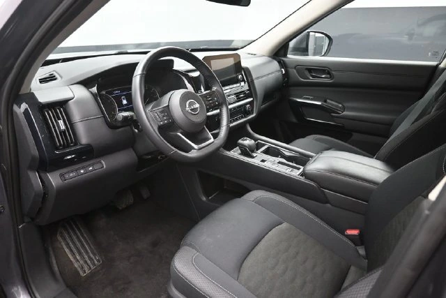 2025 Nissan Pathfinder SV - Photo 19