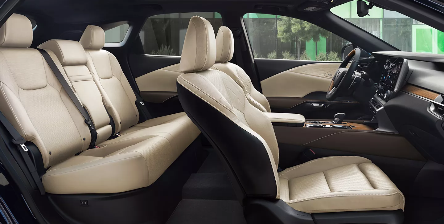 2025 Lexus RX 350h Cockpit