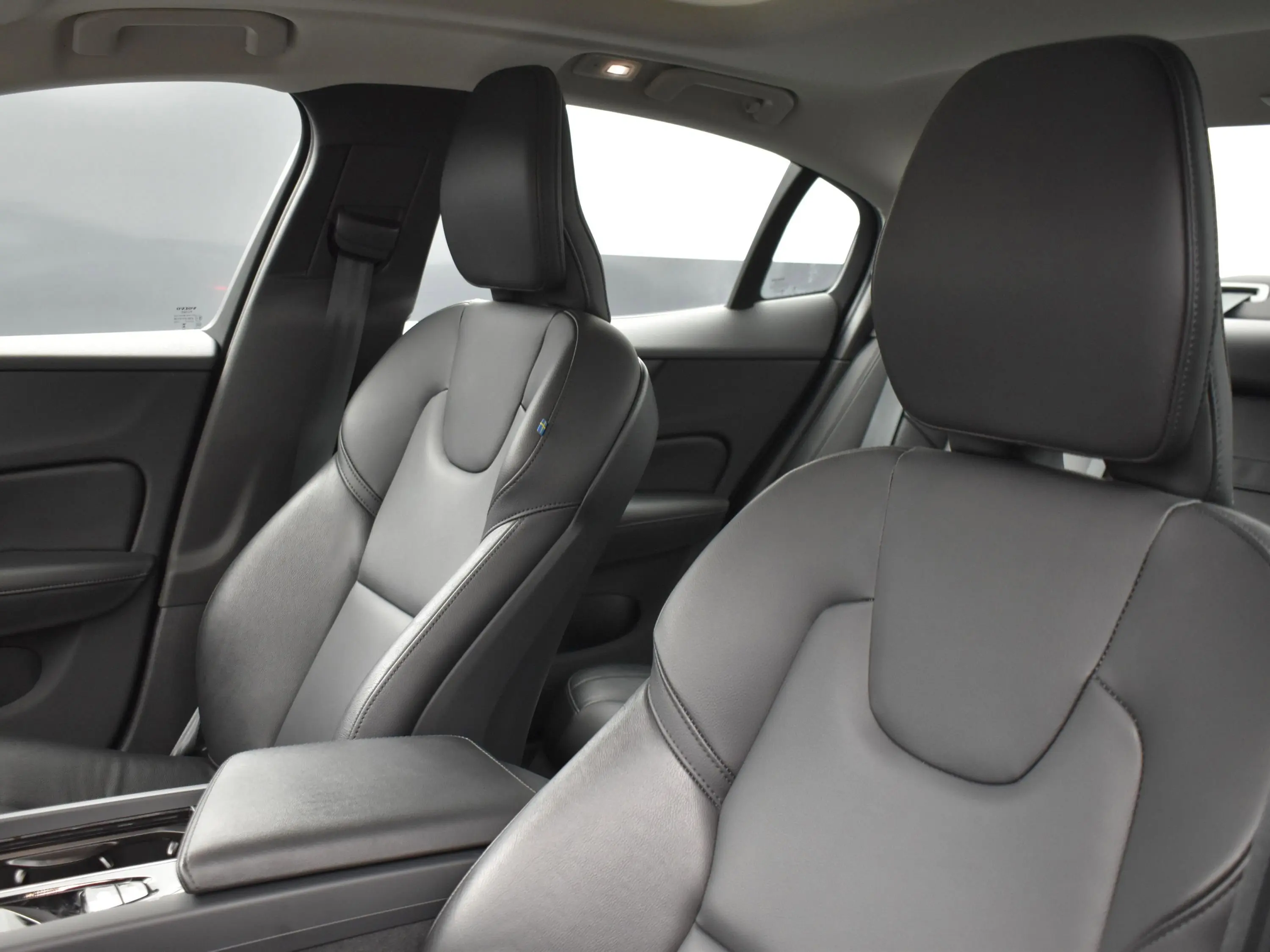 2024 Volvo S60 B5 AWD Core photo 14