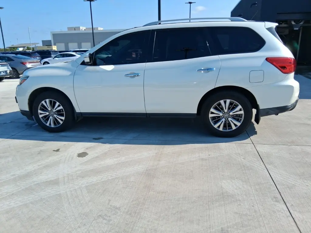 2018 Nissan Pathfinder SL photo 7