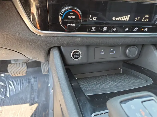 2021 Nissan Rogue SV photo 23