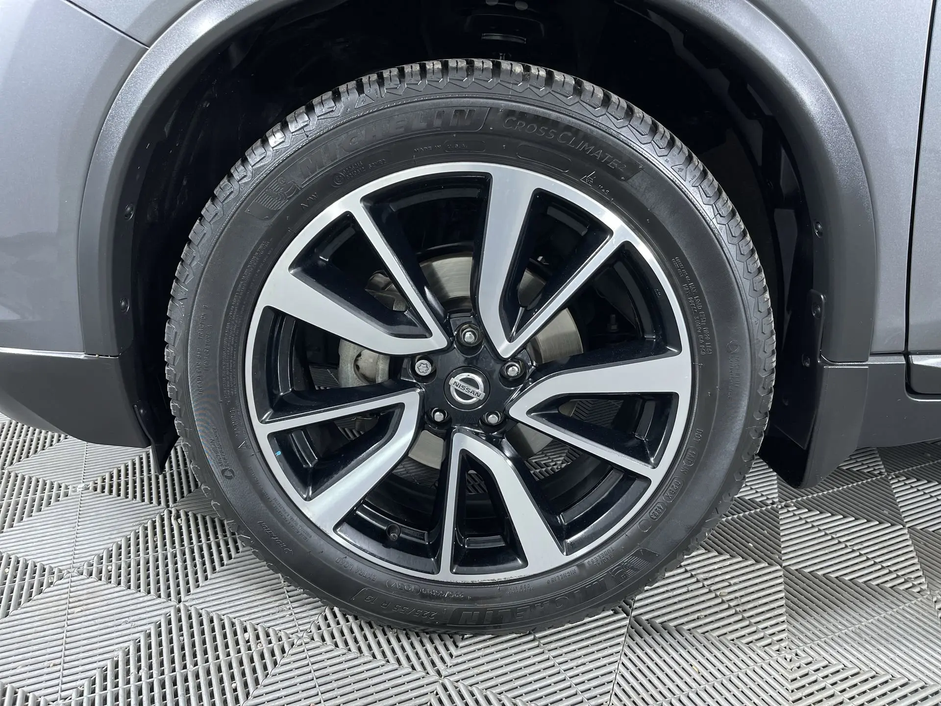 2018 Nissan Rogue SL photo 23