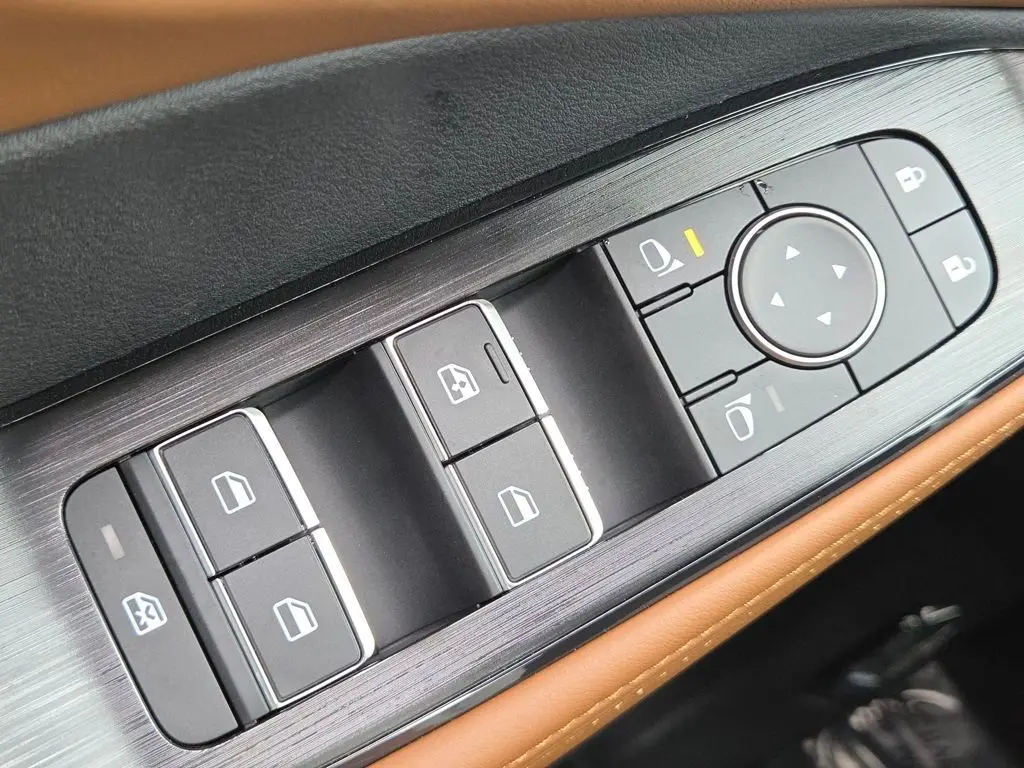 2026 Nissan Rogue Platinum photo 17