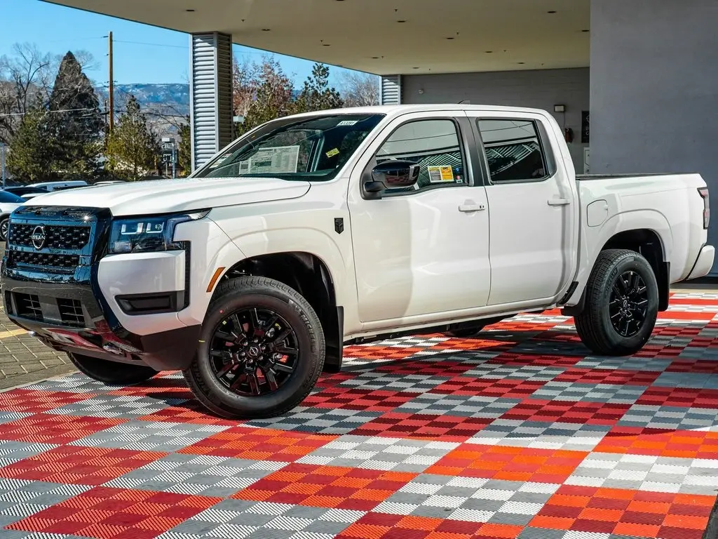 2026 Nissan Frontier SV's photo
