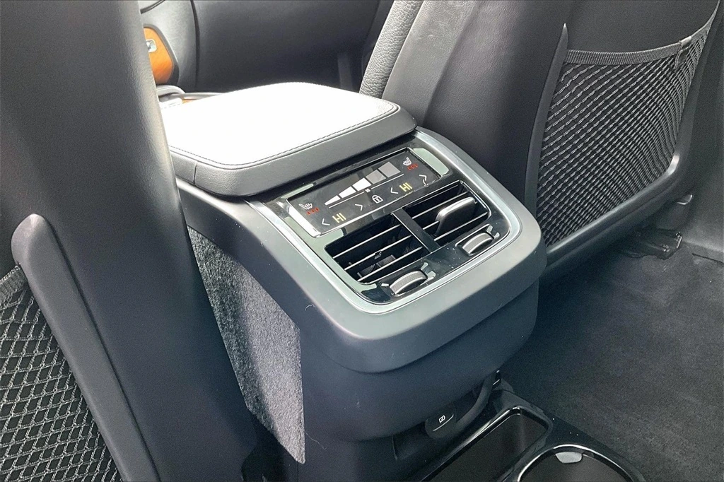 2023 Volvo - image 10