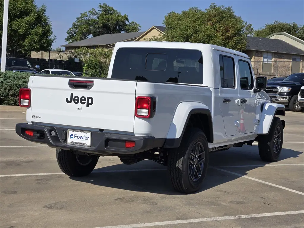 2025 Jeep Gladiator Sport photo 3