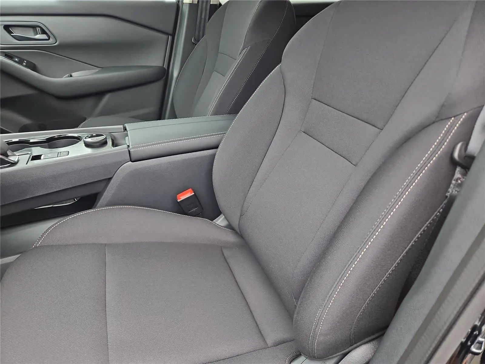 2026 Nissan Rogue S photo 4