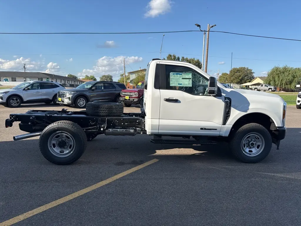 2026 Ford F-350 photo 4